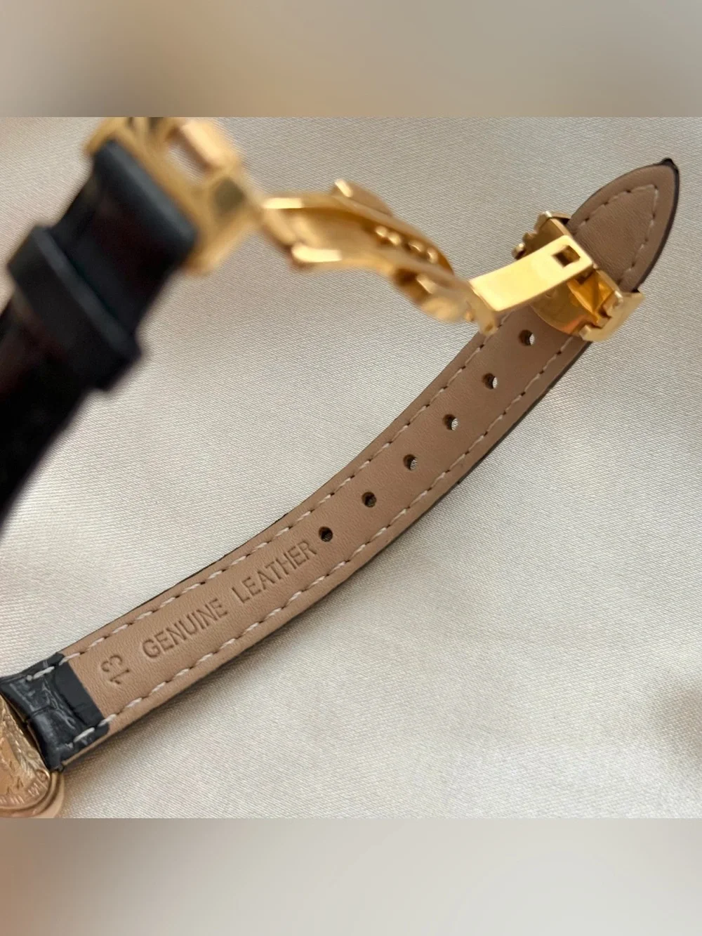 AUTHENTIC RARE VINTAGE CARTIER TRINITY BLACK LEATHER WATCH - WITH BOX - Picture 8 of 16